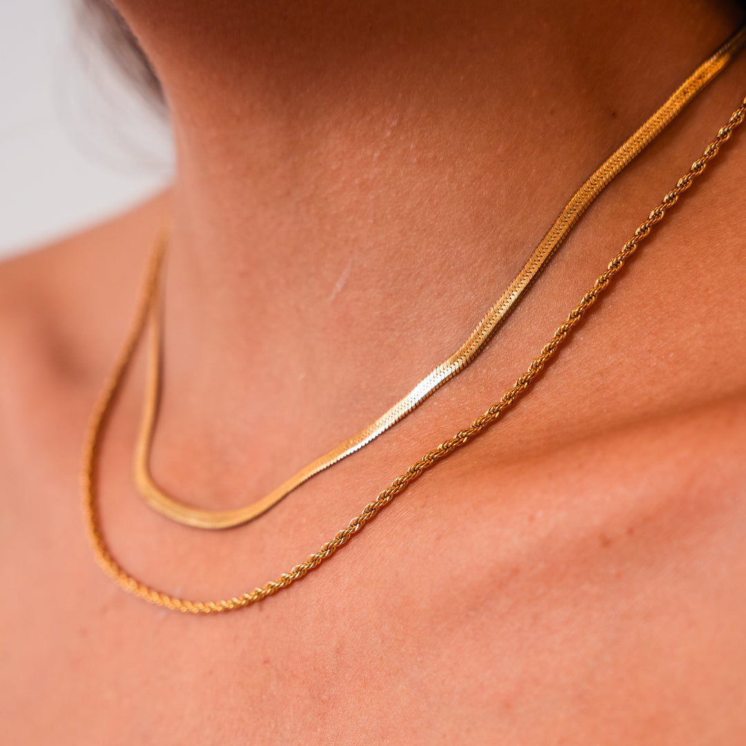 Lily Necklace